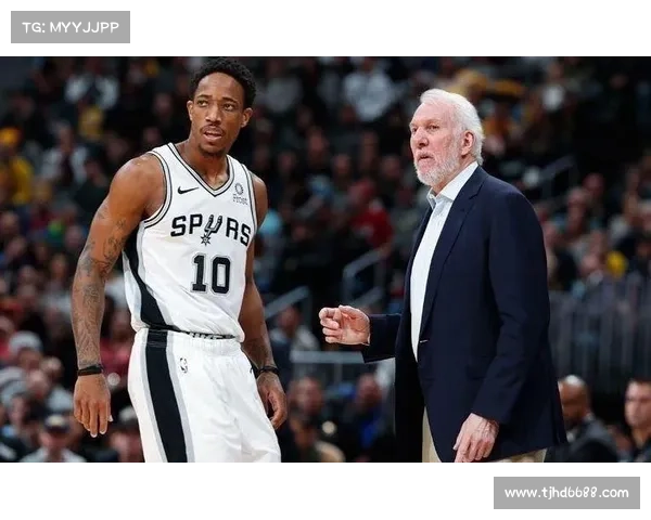 大卫路易斯落选对球队防守体系与士气的深远影响分析 大卫路易斯落选对球队防守体系与士气的深远影响分析